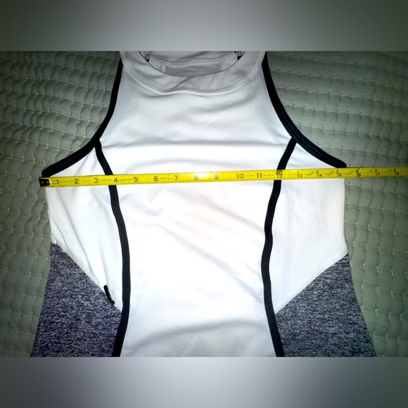 Athleta Running Wild Mesh Back White Heather Gray Tennis Dress Size XS. VGUC - Picture 12 of 12